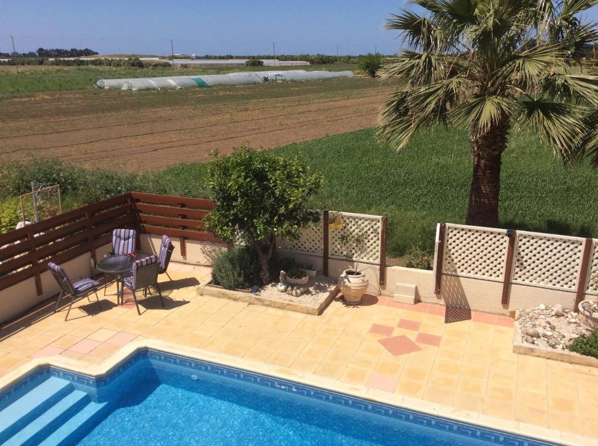 Quality Villa With Pool In Superb Location In Paphos Mandriá Exterior foto