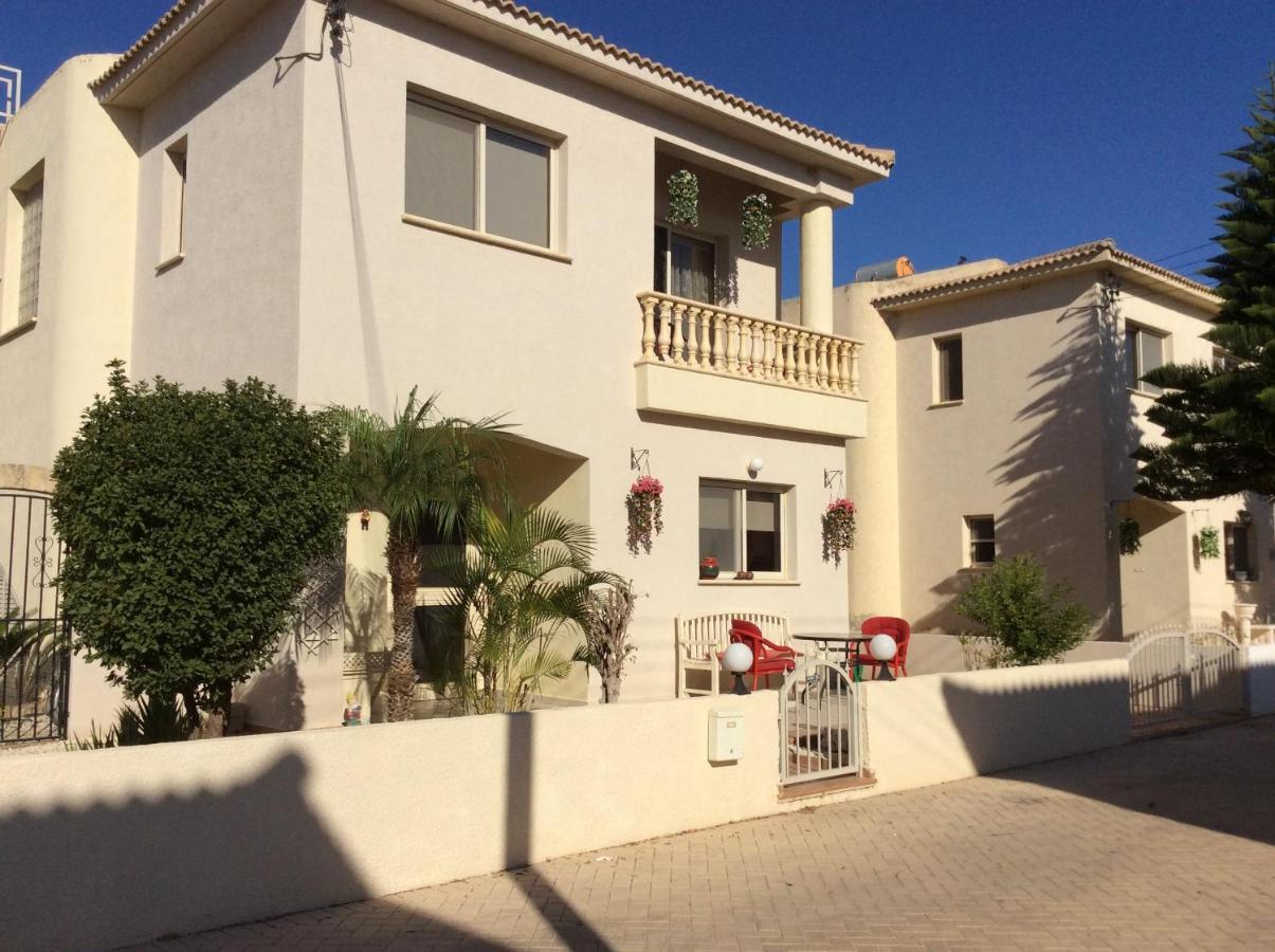 Quality Villa With Pool In Superb Location In Paphos Mandriá Exterior foto