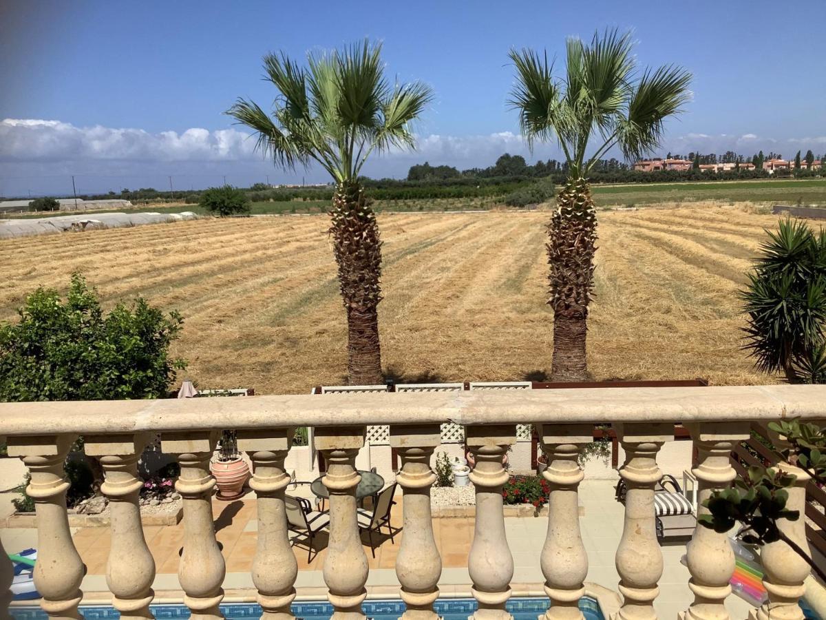 Quality Villa With Pool In Superb Location In Paphos Mandriá Exterior foto
