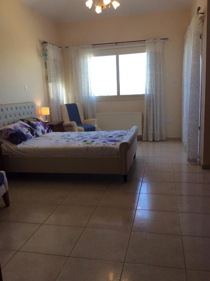 Quality Villa With Pool In Superb Location In Paphos Mandriá Exterior foto