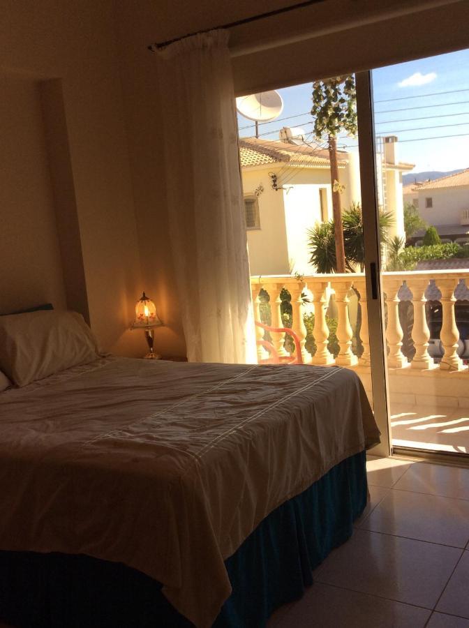 Quality Villa With Pool In Superb Location In Paphos Mandriá Exterior foto